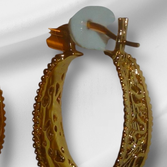 Shiny Gold Filigree, Silver Plated, Cut Out Design, Oval Open Hoop Earrings New - Picture 6 of 11